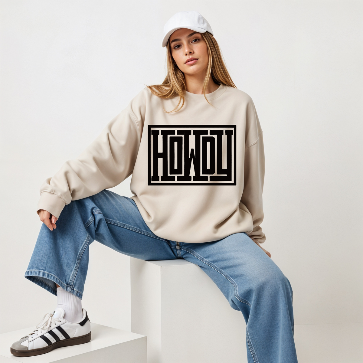 HOWDY Graphic Crewneck