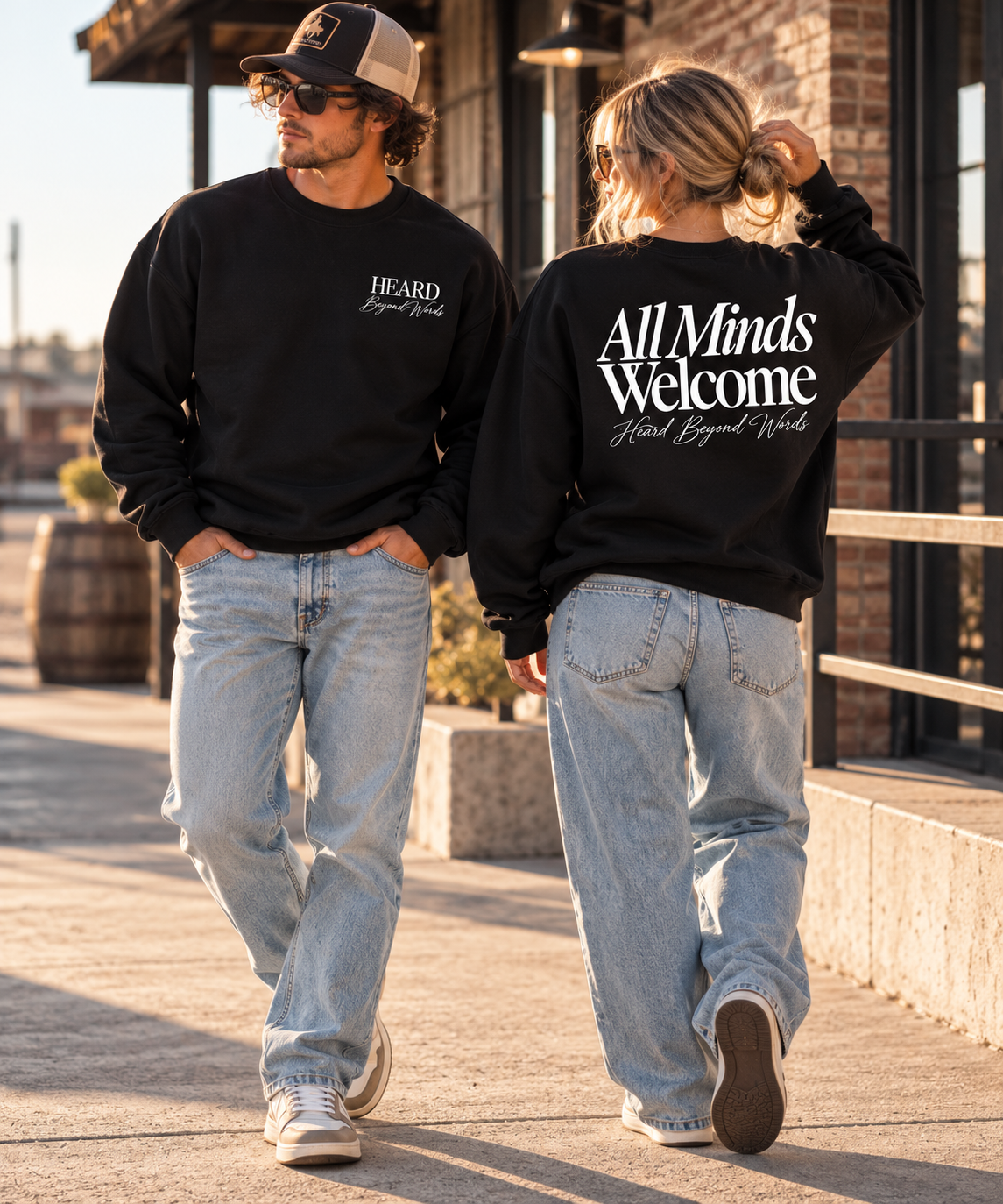 All Minds Welcome Graphic Crewneck - Black